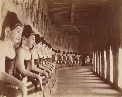 サガイン寺院の49のガウタマ 作： Felice Beato