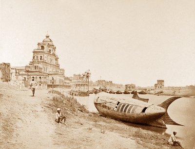 インドの反乱、1858年の間にラクナウ、グムティ川の王のボートでチャタルマンジル宮殿のビュー 作： Felice Beato
