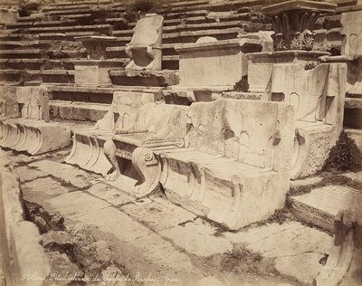 アテネ「ディオニュソス劇場」の座席 作： Félix Bonfils