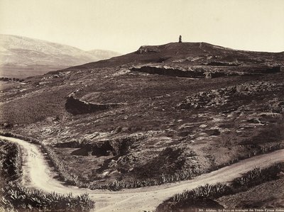 アテネのプニッツ山または三十人の暴君の山 作： Félix Bonfils