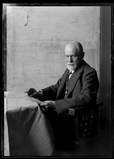 写真 ジークムント・フロイト（1856-1939） 作： Ferdinand Schmutzer