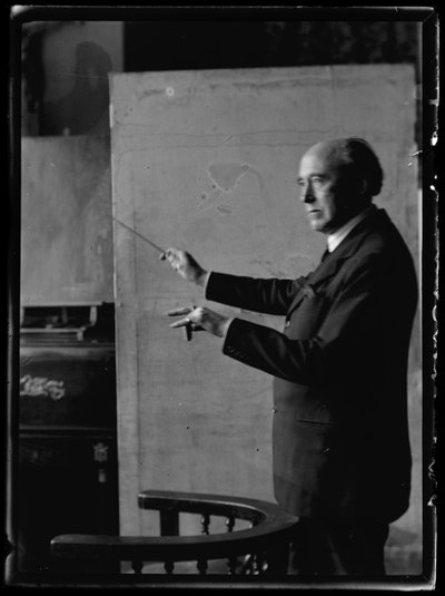 フェリックス・ヴァインガルトナー（1863-1942）の写真 作： Ferdinand Schmutzer