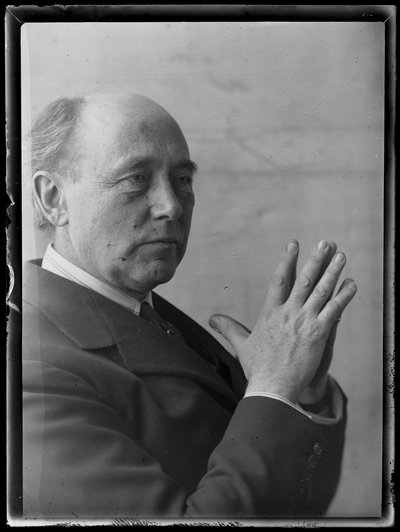 フェリックス・ヴァインガルトナー（1863-1942）の写真 作： Ferdinand Schmutzer