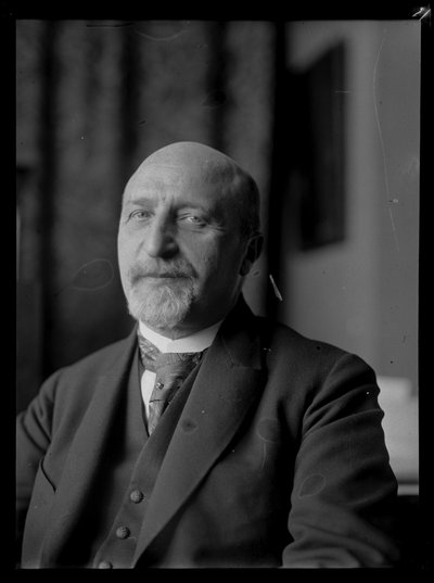 カール・ザイツ（1869-1950）の写真 作： Ferdinand Schmutzer