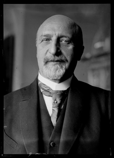 カール・ザイツ（1869-1950）の写真 作： Ferdinand Schmutzer