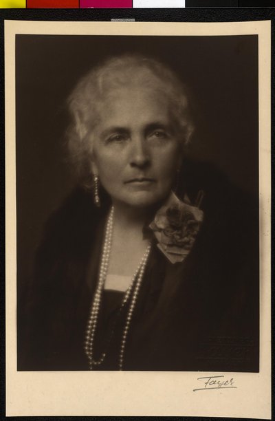 マーガレット・リヒノフスキー伯爵夫人の写真 作： Ferdinand Schmutzer
