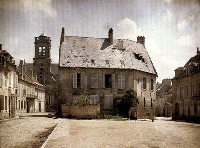 破損した屋根のある家、ソワソン、アイネ、1917年（オートクローム） 作： Fernand Cuville