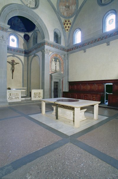 1420-29年に建てられた内部の眺め 作： Filippo Brunelleschi