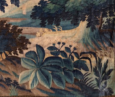 教区教会 (聖ヴァルブルガ教会)。 フランダースのタペストリー「Verdure」。 アウデナールデ。 17世紀末から18世紀初頭。 教会 Sint-Walburgakerk Oudenaarde の所有物。 作： Flemish School