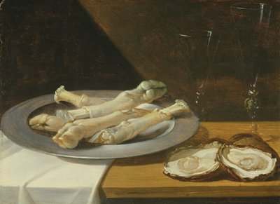 ドレープされたテーブルにカキとワイングラスが付いたピュータープレート上の豚のナックル、c.1630 作： Flemish School