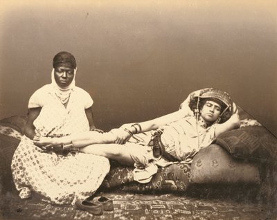 彼女のメイドとムーア人の女性 作： Félix Jacques Moulin