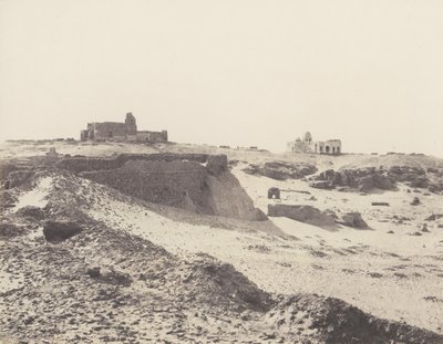 アスワン、都市の南東にある古代アラブのエンクロージャーの遺跡、1851-52、1853-54 を印刷。 作： Félix Teynard