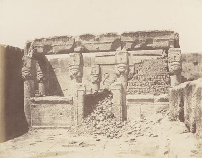 Dendera Tentyris, Temple of Athor - Sanctuary Placed at the South-West Angle..., 1851-52, print 1853-54. 作： Félix Teynard