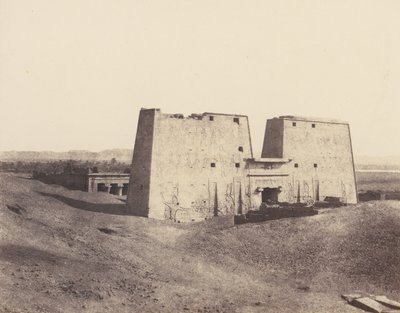エドフ アポロノポリス マグナ、神殿の概観、1851～52 年、1853～54 年に印刷。 作： Félix Teynard