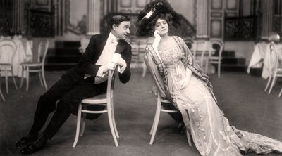 メリーウィドウのリリーエルシーとジョセフコイン、1907年。 作： Foulsham and Banfield