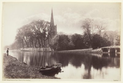 ストラットフォード オン エイボン、エイボンからの教会、186094。 作： Francis Bedford