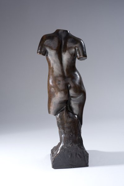 トルソー 作： Francis Derwent Wood