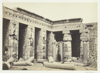 Medinet Habbo の内廷、テーベ、1857 年。 作： Francis Frith