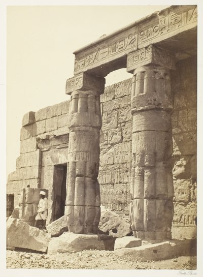 Goorneh 神殿の柱廊玄関、185862。 作： Francis Frith