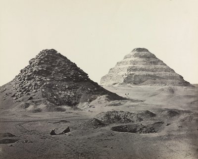 1858年、北東部からのサッカラのピラミッド。 作： Francis Frith