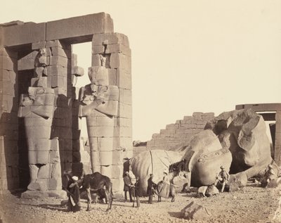 El-Kurneh の Ramasseum、Thebes、First View、c。 1857年。 作： Francis Frith