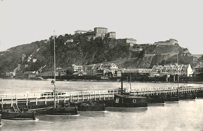 1895年、ドイツのライン川沿いのエーレンブライトシュタイン要塞。 作： Frith and Co