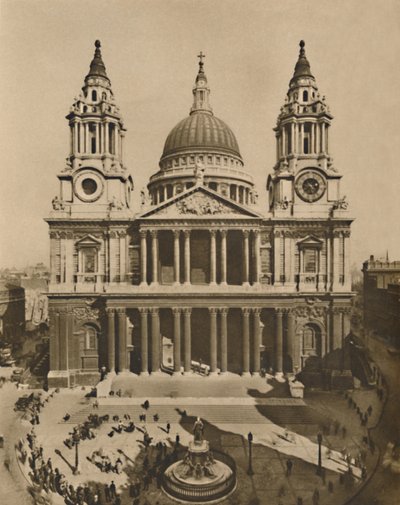 旧セントポールズ跡地にレンが建設した大教会、c1935。 作： Frith and Co