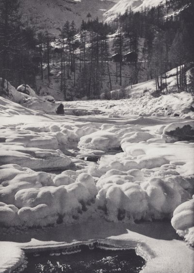 ペニン アルプス: 凍った小川 (白黒写真) 作： Francis Sydney Smythe