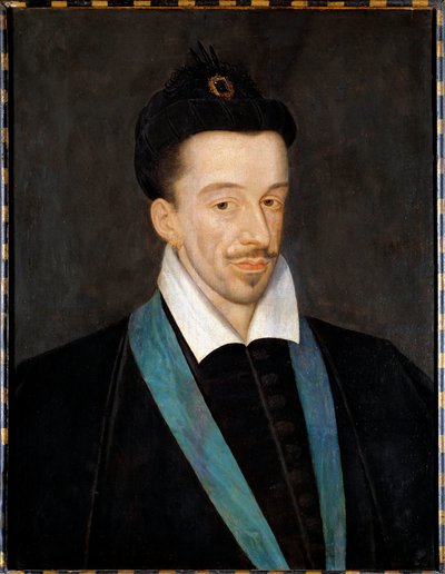 ヘンリー3世（1551-1589）の肖像；フランソワ・ケネル（1543-1616）の作とされる絵画で、1578年に制定した聖霊修道会の青い紐を身につけた王を描いたもの；おぼろげながら66×52cm；1582-1586年頃；ルーヴル美術館蔵 作： Francois (attr.to) Quesnel