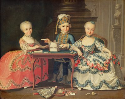 テーブルによって他のゲームでカードの家を建てている男の子と2人の女の子のグループの肖像画 作： Francois Hubert Drouais