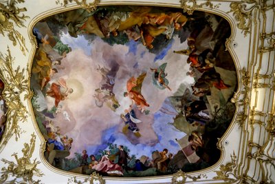 平和と繁栄の寓意が描かれたシェーンブルン宮殿の大ギャラリーの天井フレスコ画（オーストリア、ウィーン、2024年）（写真）。 作： フランク・バフェリール