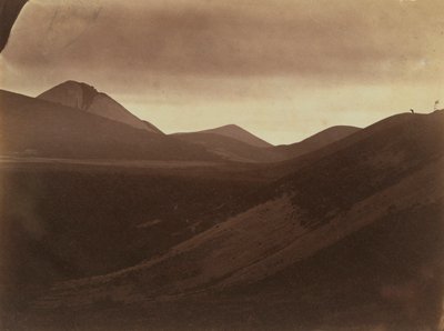 丘のある暗い風景 作： Frank Chauvassaignes