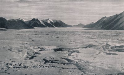 氷で完全に満たされた出口氷河渓谷、1911年、1913年 作： Frank Debenham