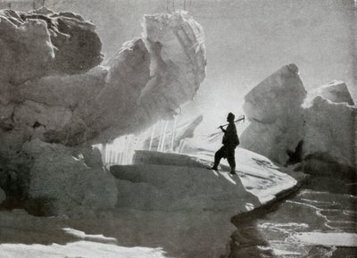 ディスカバリーブラフ、c1911、1913年近くの圧力氷ブロック 作： Frank Debenham