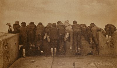 興奮、1889年頃（セピア写真） 作： Frank Meadow Sutcliffe