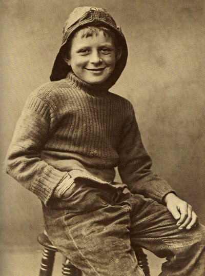 1889年の少年の肖像 作： Frank Meadow Sutcliffe