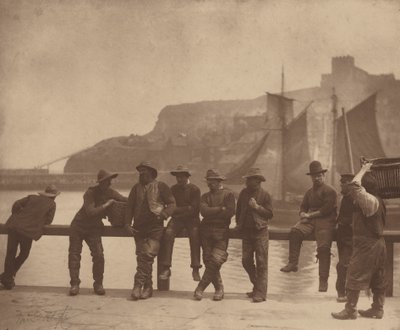 ウィットビーの漁師たち,c.1885年（写真） 作： フランクメドウサトクリフ
