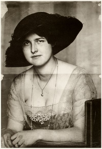 黒い帽子をかぶったメアリー、1915年。 作： Franz Stuck Ritter von