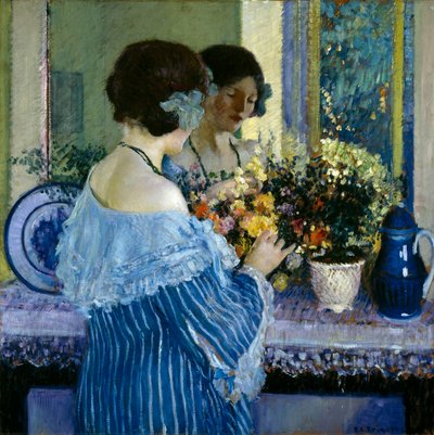 青い花を生ける少女 作： Frederick Carl Frieseke