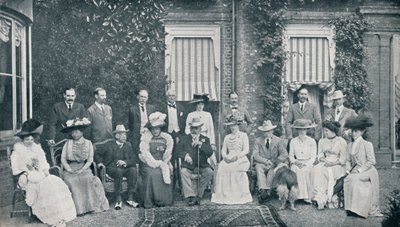 1909 年 7 月、クラレンドン卿の邸宅、ワトフォードのザ グローブでのロイヤル ハウス パーティー 1911 作： Frederick Downer and Sons