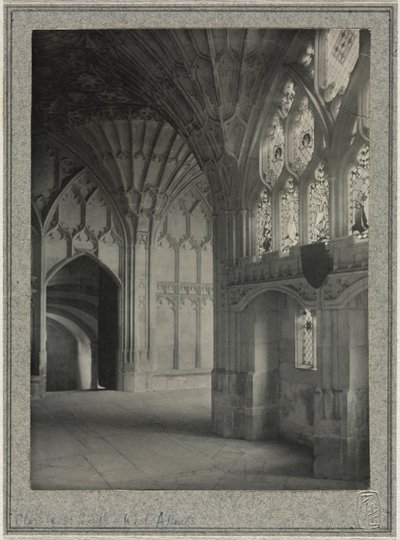 グロスター大聖堂-回廊：南と西の路地、c。 1900。 作： Frederick Henry Evans