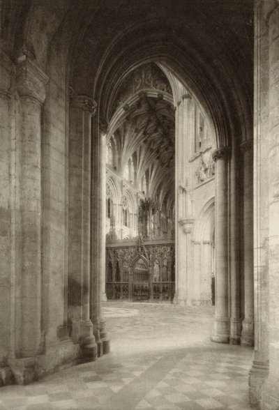 エリー大聖堂の南通路からの合唱団の眺め 作： Frederick Henry Evans