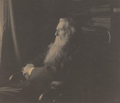 ジョン・ラスキン、c。 1880年代。 作： Frederick Hollyer