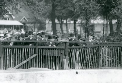 1924年にロンドン動物園を訪問したイタリアの王、ビクターエマニュエルIII 作： Frederick William Bond