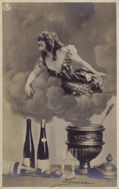 スープの蒸気から出てきた若い女性（フォトコラージュ） 作： French Photographer