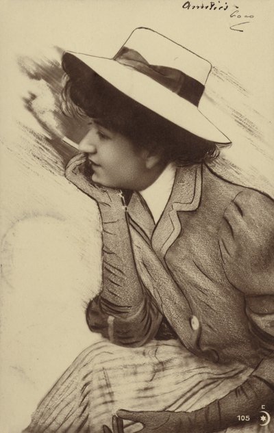 帽子をかぶって喫煙する若い女性（フォトコラージュ） 作： French Photographer