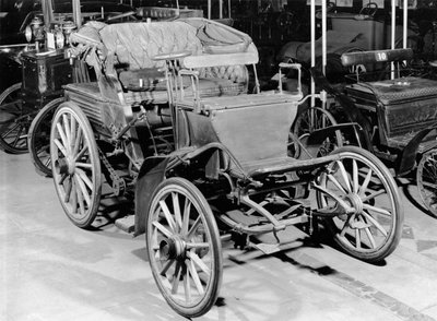 ベンツ車、1898 作： French Photographer