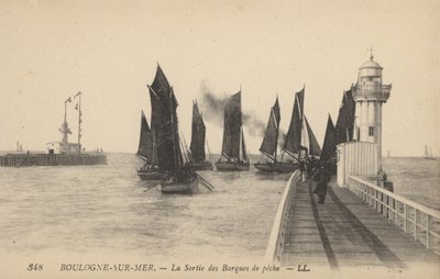 ブローニュ＝シュル＝メール、Le Sortie des Barques de peche（モノクロ写真 作： French Photographer
