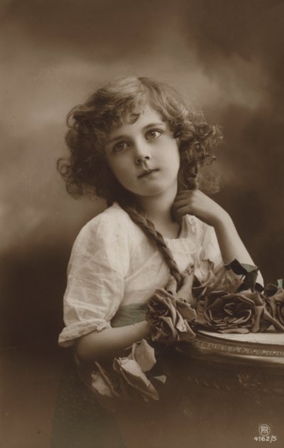 バラとかわいい女の子 作： French Photographer