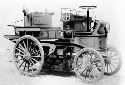 1899年のパリ消防隊用の電気自動車 作： French Photographer